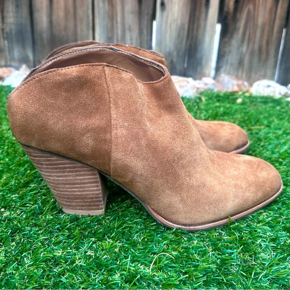 Dolce Vita  Suede Mules - Picture 2 of 8